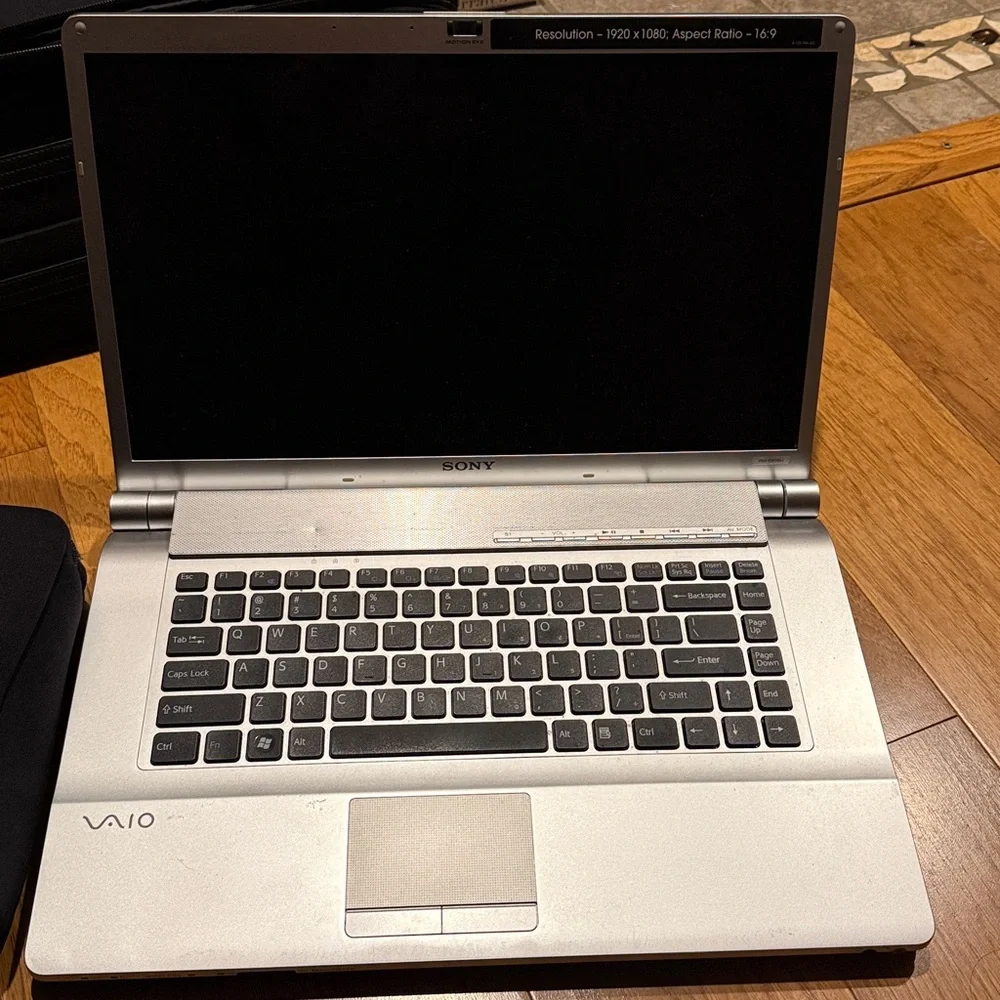 Sony 2008 Black Laptop 1920x1080 ratio 16:9 with Matching Cases